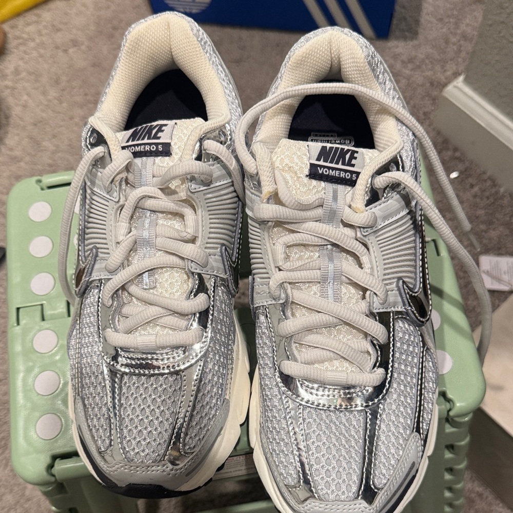 Nike Vomero 5 Silver Gray Sneakers